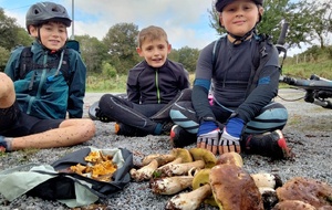 2 octobre 2024 - 17km, 320m de D+ et des champignons avec Achille, Simon et Louis + Pascal, Francis et Michel