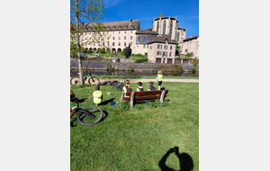 19 avril 2026 - 15km - 320 de D+ - Le goûter devant la Vienne et le cœur de ville