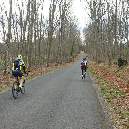 8 mars 2025 ; A minima 77 km pour les 77 bougies de Francis. Résultat 84km et 1400m de D+ et un apéro dinatoire au retour. 😁