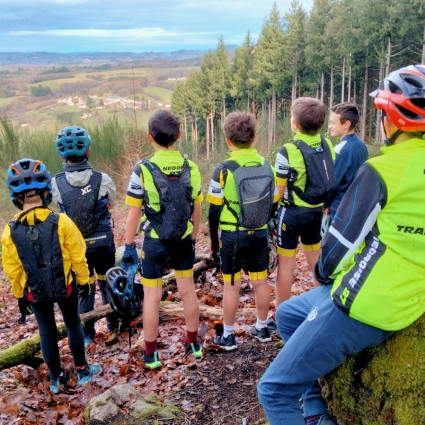 18 janvier - Première sortie de l'année après une période très froide. Départ et retour St-Amand-le-Petit pour 16km et 350m de D+. Une bien belle reprise !